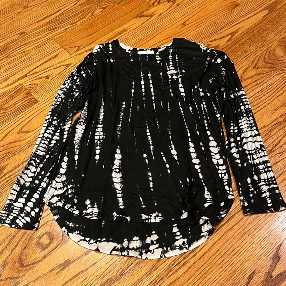 Feel The Piece Woman’s Black Printed Long Sleeve Size XS/S